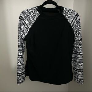 DACI Black and White Patterned Long Sleeve Swim Top with Padded Support
